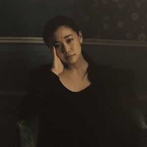 美女露胸无遮挡
